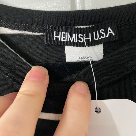 New with tags light weight ruffle sleeve top - Picture 3 of 4